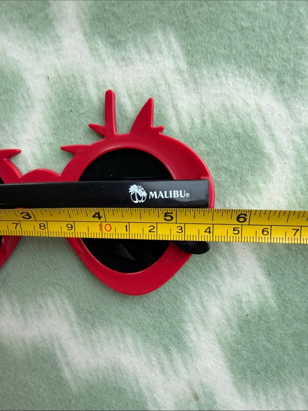 Novelty Strawberry Sunglasses - Red with Green Leaves - Picture 6 of 7